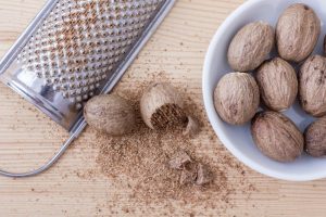 nutmeg - dried seed ground into spice - rou dou kou - relieve pain from gas