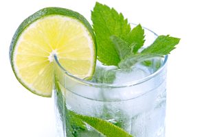 mint herb added to drink in Chinese medicine