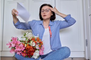 woman with hot flashes looking for help with acupuncture and chinese medicine